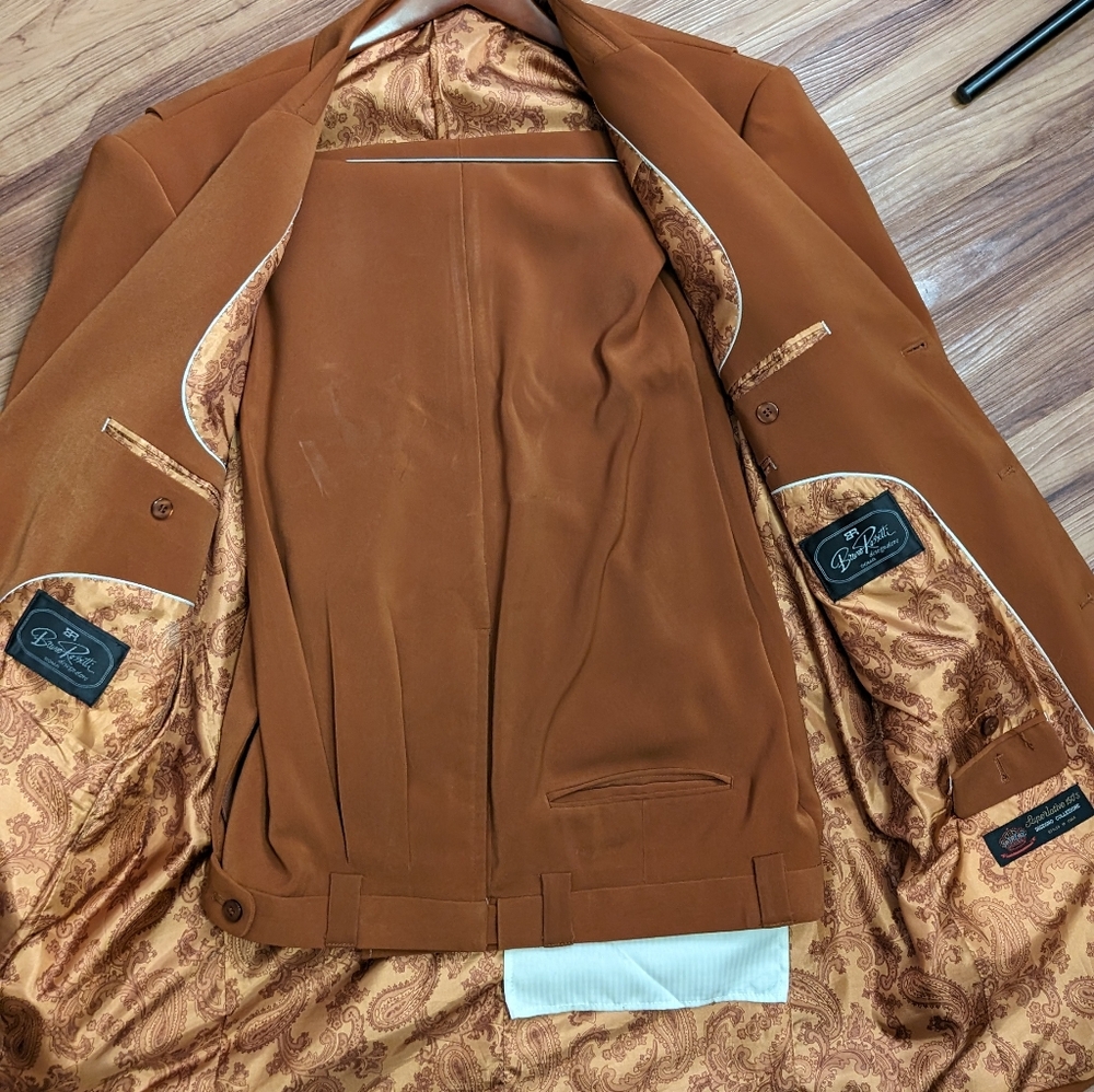 Suit - Picture 8 of 8
